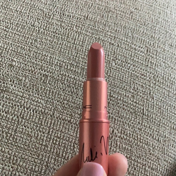 COPY - Nicki Minaj MAC NICKI’s NUDE - Picture 3 of 3